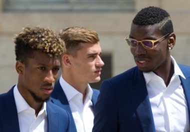 Sự thật Pogba bất mãn vị trí, gây sức ép rời MU