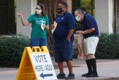 Lỗi đếm phiếu bầu ở Arizona, phe ông Trump có cơ hội lật ngược tình thế? - Ảnh 1.