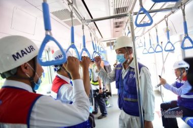 Đề xuất bổ sung tính năng điện thoại thanh toán thay vé metro