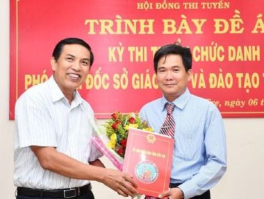 Trao chức vụ lãnh đạo cho người tài