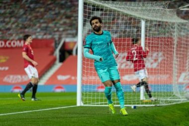 Chelsea đấu MU, Liverpool gia hạn Salah