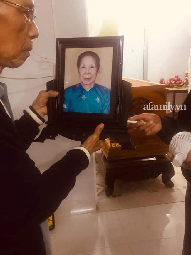 Cung nữ cuối cùng của triều Nguyễn vừa qua đời, hưởng thọ 102 tuổi - Ảnh 2. Cung nữ cuối cùng của triều Nguyễn vừa qua đời, hưởng thọ 102 tuổi - Ảnh 2.