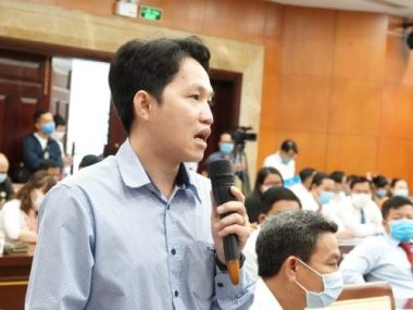 Chủ tịch TP.HCM: 'Karaoke tự phát tra tấn người dân không thể chấp nhận được'