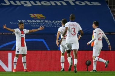 PSG vùi dập Barca: Ngày lịch sử của Mbappe