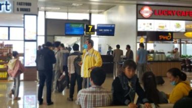Đề nghị xét nghiệm Covid-19 cho khoảng 3.200 người làm việc tại sân bay Nội Bài