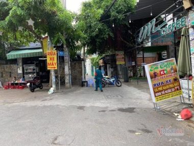 TP.HCM phong tỏa nhiều nơi liên quan 4 ca Covid-19 là nhân viên Tân Sơn Nhất