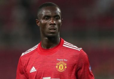 Cavani và Bailly khiến phòng thay đồ MU dậy sóng