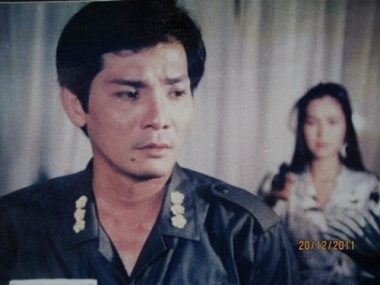 Doi trang hoa va hanh phuc muon cua nghe si Thuong Tin