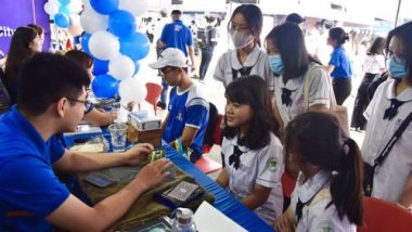 Bách khoa, Y, Luật... rồi ai cũng tăng học phí, có trường tăng... gấp đôi - Ảnh 1.