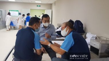 HLV Park Hang Seo được tiêm vaccine ngừa COVID-19 - Ảnh 1.