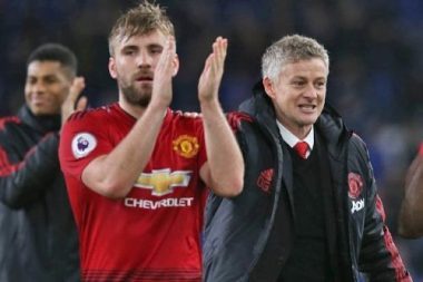 MU lấy sao Gladbach, Luke Shaw được ‘thưởng’ lớn