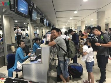 Vietnam Airlines đòi áp giá sàn, hết thời vé máy bay 0 đồng?