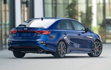 Xe sedan bán chạy tháng 4/2021: Kia Cerato đẩy Vinfast Lux A2.0 bật top