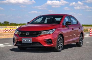 Xe sedan bán chạy tháng 4/2021: Kia Cerato đẩy Vinfast Lux A2.0 bật top