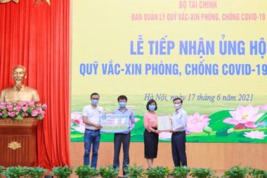 Các trường đại học tích cực ủng hộ quỹ vắc xin phòng chống Covid-19