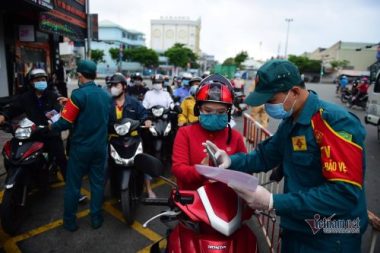 Ca nhiễm từ nhóm truyền giáo tăng kỷ lục, thành phố lớn nhất nước ‘căng mình’ chống dịch