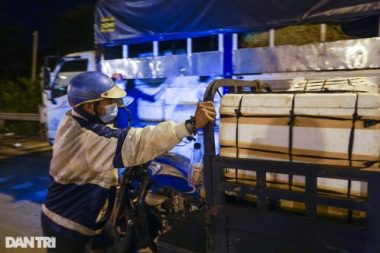 0h ngày 9/7: Trung tâm Sài Gòn vắng lặng, các cửa ngõ tắc dài chờ vào TP - 15