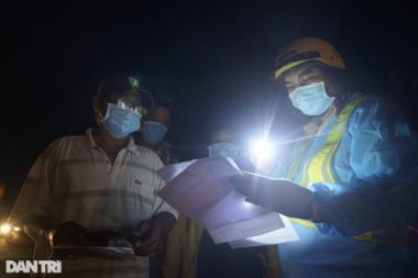 0h ngày 9/7: Trung tâm Sài Gòn vắng lặng, các cửa ngõ tắc dài chờ vào TP - 7