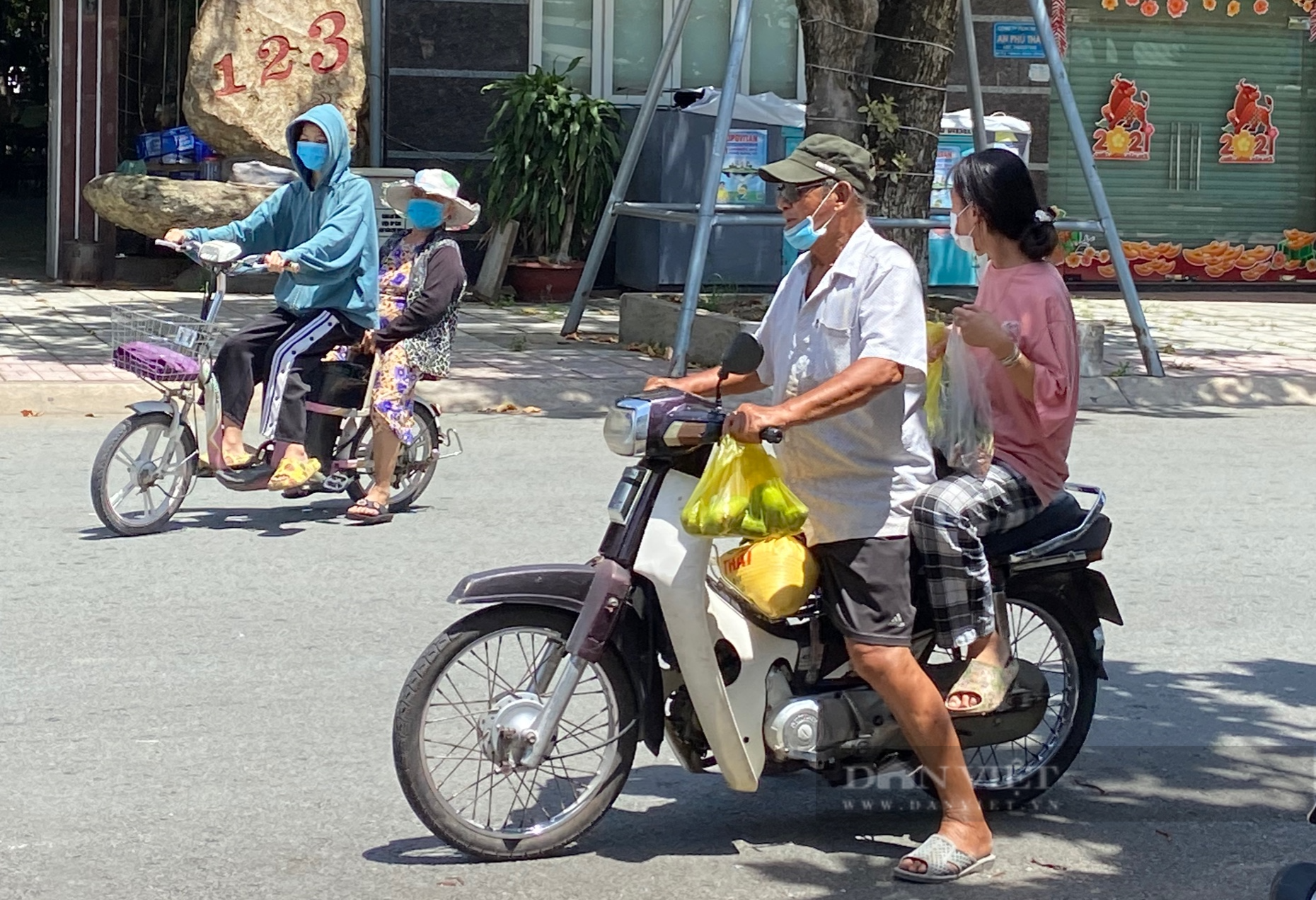 Đồng Nai: Người dân Quảng Bình tặng nửa tấn rau củ và gạo cho bà con trong vùng phong tỏa - Ảnh 6.