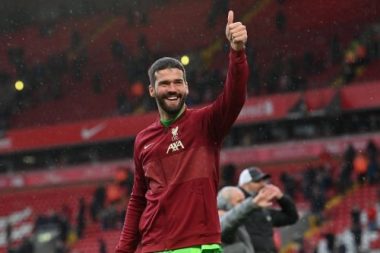 MU thêm 2 hợp đồng, Alisson gia hạn 5 năm Liverpool