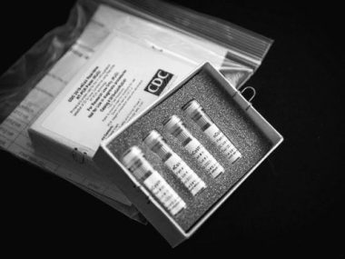 Vì sao CDC Mỹ ngừng xét nghiệm PCR vào cuối năm 2021? - Ảnh 1.