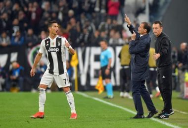 Ronaldo 'chiến tranh lạnh' với Juventus: Cơ hội cho nhà giàu PSG