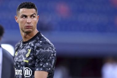 Ronaldo 'chiến tranh lạnh' với Juventus: Cơ hội cho nhà giàu PSG