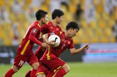 Tuyển Việt Nam đá vòng loại World Cup: Thầy Park đi học hay đi thi