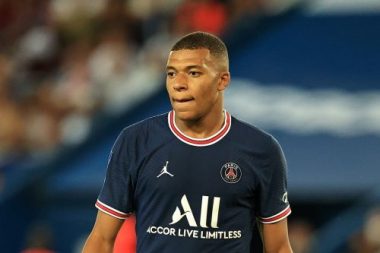 MU đấu Chelsea, Mbappe tức giận PSG