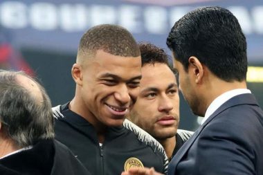 Ronaldo đá chính MU vs Newcastle, PSG tung chiêu gia hạn Mbappe