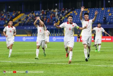 U23 Việt Nam: Đừng hóng thầy Park, hãy đá... vì mình!