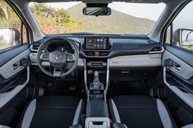 Toyota Veloz và Avanza mới liệu có thoát kiếp xe ế?