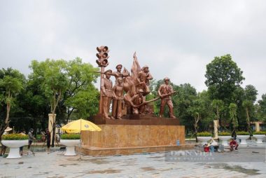 Tác giả cụm tượng đài CSGT và PCCC lần đầu lên tiếng sau những tranh cãi ồn ào - Ảnh 5. Tác giả cụm tượng đài CSGT và PCCC lần đầu lên tiếng sau những tranh cãi ồn ào - Ảnh 5.