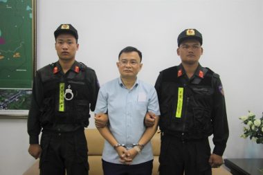 Phó Chủ tịch TP Điện Biên Phủ bị bắt - 1