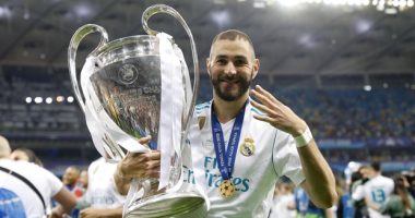 Tien dao Karim Benzema gianh danh hieu Qua bong Vang 2022 hinh anh 1