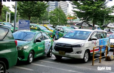 Đau đầu với taxi trá hình chặt chém khách - Ảnh 3.