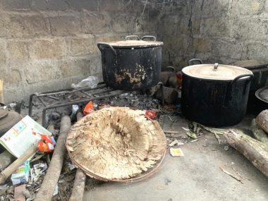 Cậu bé biến dạng khuôn mặt vì ngã vào nước nóng, gần 4 tuổi chưa biết nói - 3