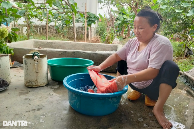 Người mẹ tật nguyền đi bằng 2 tay và con gái 3 tuổi mịt mù tương lai - 4