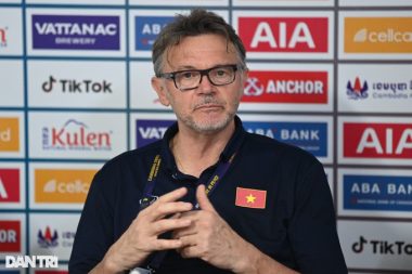 HLV Philippe Troussier: Quang Hải chưa xứng đáng lên tuyển Việt Nam - 2