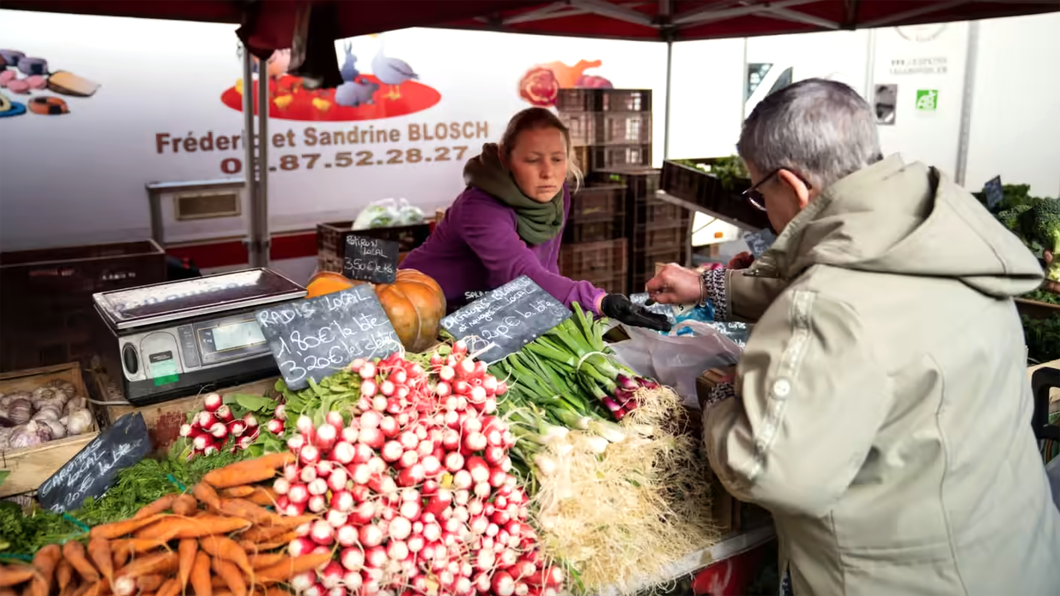 Giới chuyên gia lạc quan eurozone thoát suy thoái nhờ tăng trưởng kinh tế vững chắc ở Pháp và Tây Ban Nha - Ảnh: BLOOMBERG