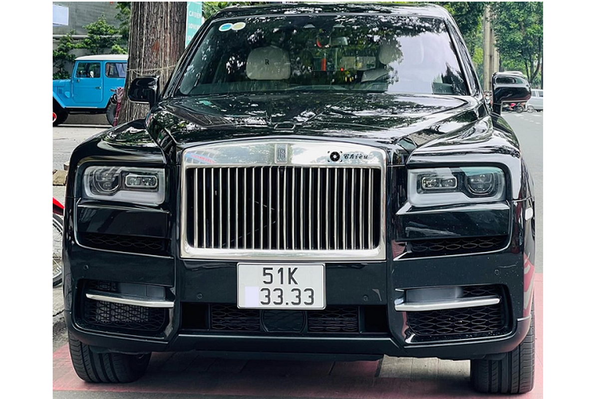 rolls royce cullinan tai sai gon deo bien tu quy 3 khong duoi 40 ty.png