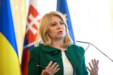 Tổng thống Slovakia Zuzana Caputova sau một cuộc gặp với Tổng thống Ukraine Volodymyr Zelensky tháng 7-2023