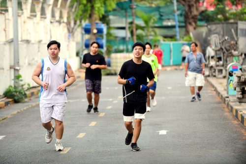 Người dân tập thể dục tại nhà thi đấu Phú Thọ, quận 11, TP.HCM - Ảnh minh họa: QUANG ĐỊNH