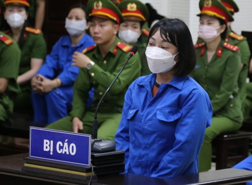 Ông Đỗ Hữu Ca lĩnh án 10 năm tù vì lừa đảo chiếm đoạt tài sản của "người em"- Ảnh 3.