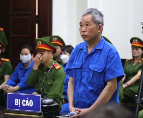 Ông Đỗ Hữu Ca lĩnh án 10 năm tù vì lừa đảo chiếm đoạt tài sản của "người em"- Ảnh 2.